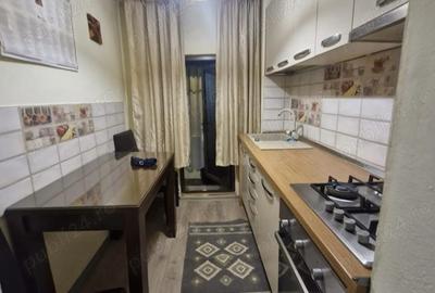 Apartament cu 2 camere semidecomandat în Rovine
