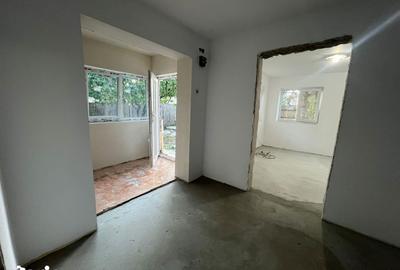 Casă cu 2 camere cu Teren 1064 Mp în Central - 1