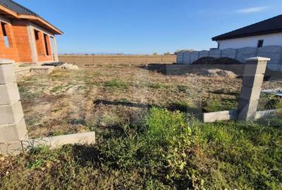 Casă cu 4 camere cu Teren 715 Mp în Mărtinești - 12