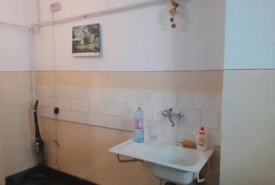 Vanzare Apartament 1 cam. cf.1 dec., parter cu balcon, suprafata totala 44.mp., Bld. Dorobantilor - 18