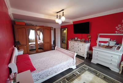 Casă cu 4 camere cu Teren 420 Mp în Piața Centrală - 2