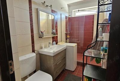 Apartament cu 3 camere semidecomandat în Central - 2