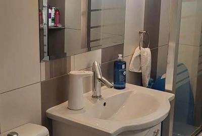 Apartament cu 3 camere decomandat în Lăureni - 8