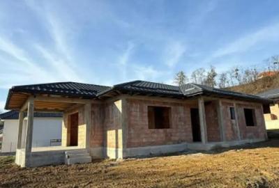 Casă cu 4 camere cu Teren 536 Mp în Groși - 16