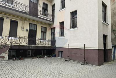 Vand apartament 2 camere, zona centrala - 1