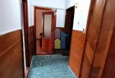 VEZI VIDEO! Ap 2 camere, Decomandat, Etaj 3, zona Radu Negru - 3