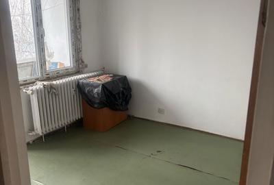 Apartament cu 3 camere decomandat în Valea Ialomiței - 2