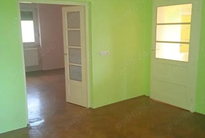 Casa cu etaj de vanzare zona 14Mai - 8