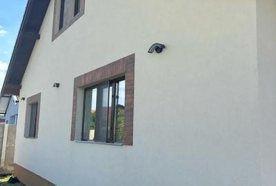Casă cu 4 camere cu Teren 407 Mp în Central - 2