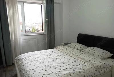 Apartament cu 3 camere decomandat în Tractorul