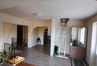 Casă cu 5 camere cu Teren 8142 Mp în Central - 9