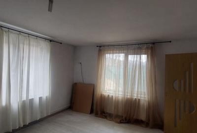 Casă cu 3 camere cu Teren 208 Mp în Moieciu - 2