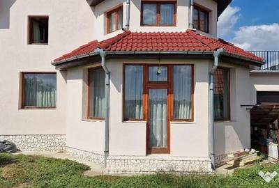 Casă cu 6 camere cu Teren 698 Mp în Sânmartin - 10