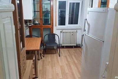 Inchiriez apartament parter 56 mp zona centrala Simeria - 2