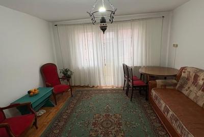 Apartament cu 3 camere semidecomandat în 9 Mai - 8