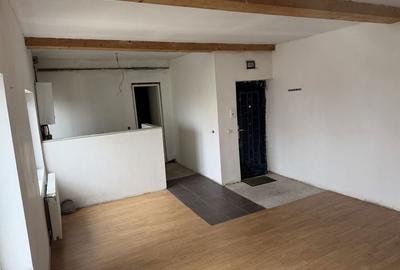 Apartament cu 3 camere în Vasile Aaron - 1