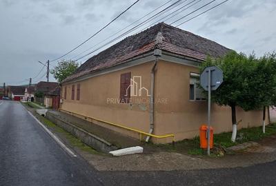 Casă cu 5 camere cu Teren 805 Mp în Vânători