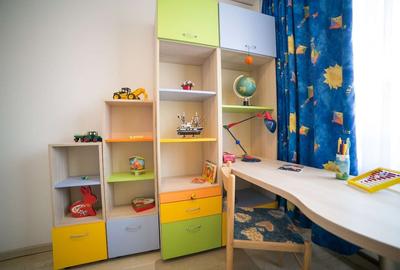 Inchiriez apartam ultracentral(Libelula)- 3 camere, centrala proprie - 10