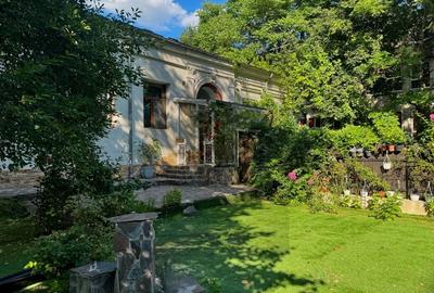 Spre Vânzare Proprietate remarcabilă cu 6 camere în inima Iașului ! - 5