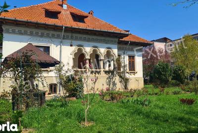 Casă cu Teren 1071 Mp în Central - 6