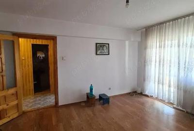 Apartament cu 3 camere semidecomandat în Fălticeni - 1