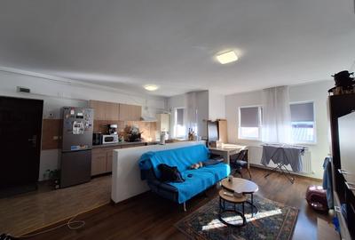 Apartament cu 2 camere semidecomandat, mobilat în Florești
