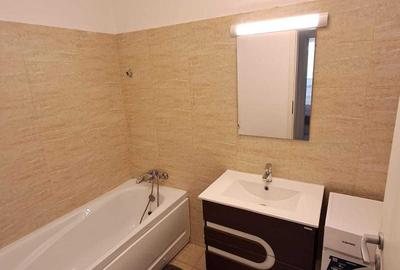 Apartament cu 3 camere decomandat în Roșu