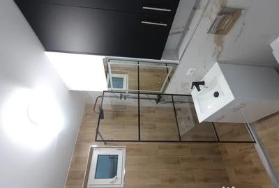 Apartament cu 3 camere decomandat în Micro 21