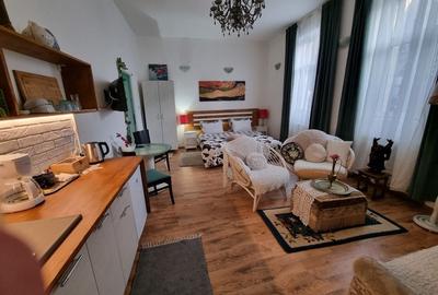 Casă cu 4 camere cu Teren 1000 Mp în Gruia