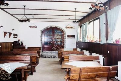 Conac/Casa/Vila - 553 mp - Teren 1652 mp - Breaza (PH) - 2