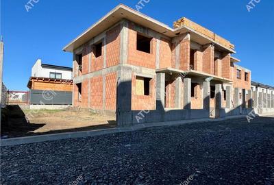 Casa cu 4 camere 2 bai si teren de 230 mp Selimbar - 9