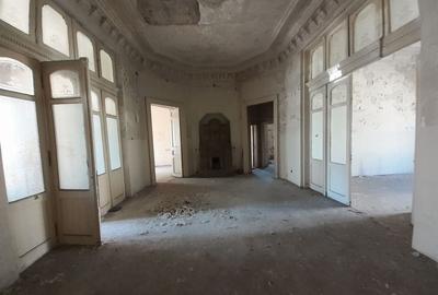 Casa in stil brancovenesc si teren 1750 mp in zona Piata Romana - 1