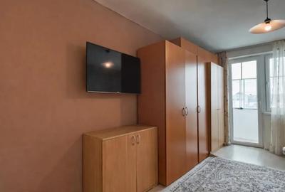Apartament cu 2 camere decomandat, mobilat în Central