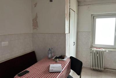 Vand apart.3 cam.decom.Micalca,Piata Miorita, et.4 din 4. - 8
