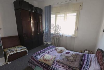 Apartament cu 5 camere decomandat în Romană - 8