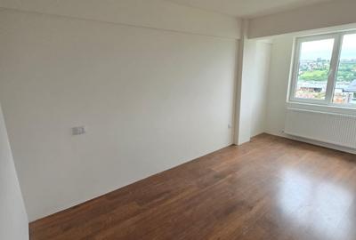 Apartament cu 3 camere decomandat în Vișani