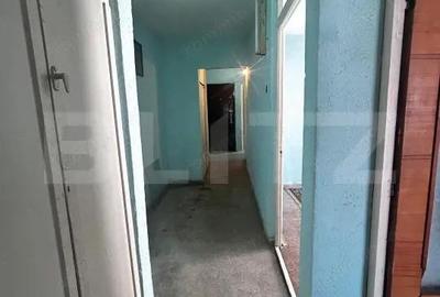 Apartament cu 3 camere, decomandat, 62 mp, Strada Alexandru Ioan Cuza - 8