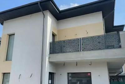 Casă cu 5 camere cu Teren 400 Mp în Tunari - 2