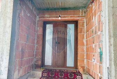 Casă/vilă spațioasă, centrală în Săliște, structură S+P+E+M - 2