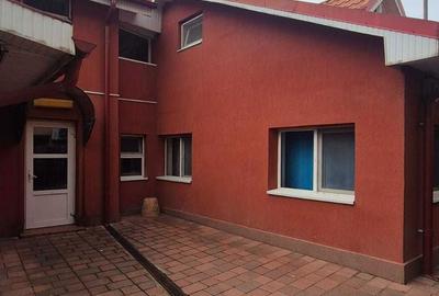 Casă cu 4 camere în Ultracentral - 1