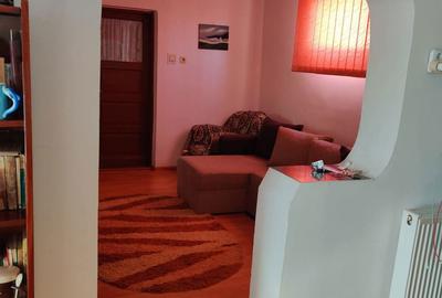 Casă cu 4 camere cu Teren 720 Mp în Oltenița - 2