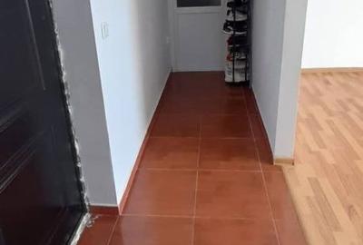 Apartament cu 2 camere semidecomandat în Progresul - 8