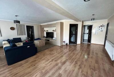 Casă cu 5 camere cu Teren 2401 Mp în Priboieni - 1