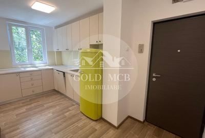 Apartament cu 4 camere decomandat în Rahova - 2