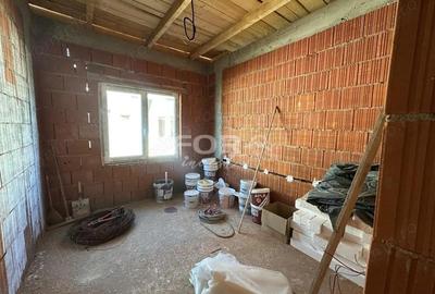 Casă cu 4 camere cu Teren 500 Mp în Sântandrei - 2