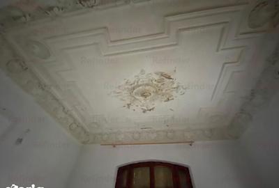 Casă cu 10 camere cu Canalizare în Cișmigiu