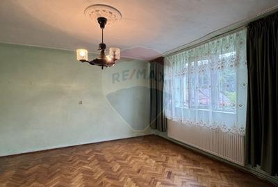 Casă cu 5 camere cu Teren 912 Mp în Central - 15