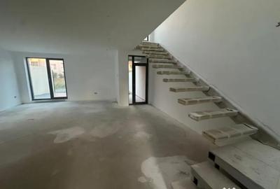 Casă cu 4 camere cu Teren 208 Mp în Central - 3