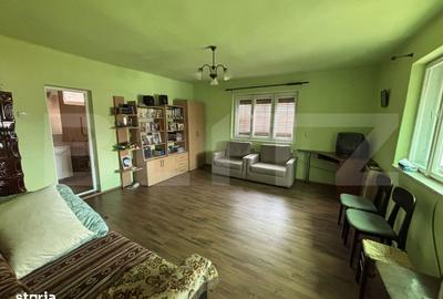 Casă cu 4 camere cu Teren 1439 Mp în Hereclean - 1