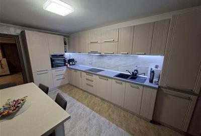 Casă individuală cu 6 camere cu Canalizare în Dâmbul Rotund - 4